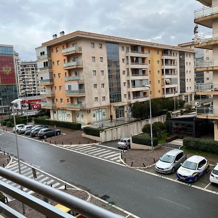 Lovely Apartment With The Parking Place Podgorica Buitenkant foto